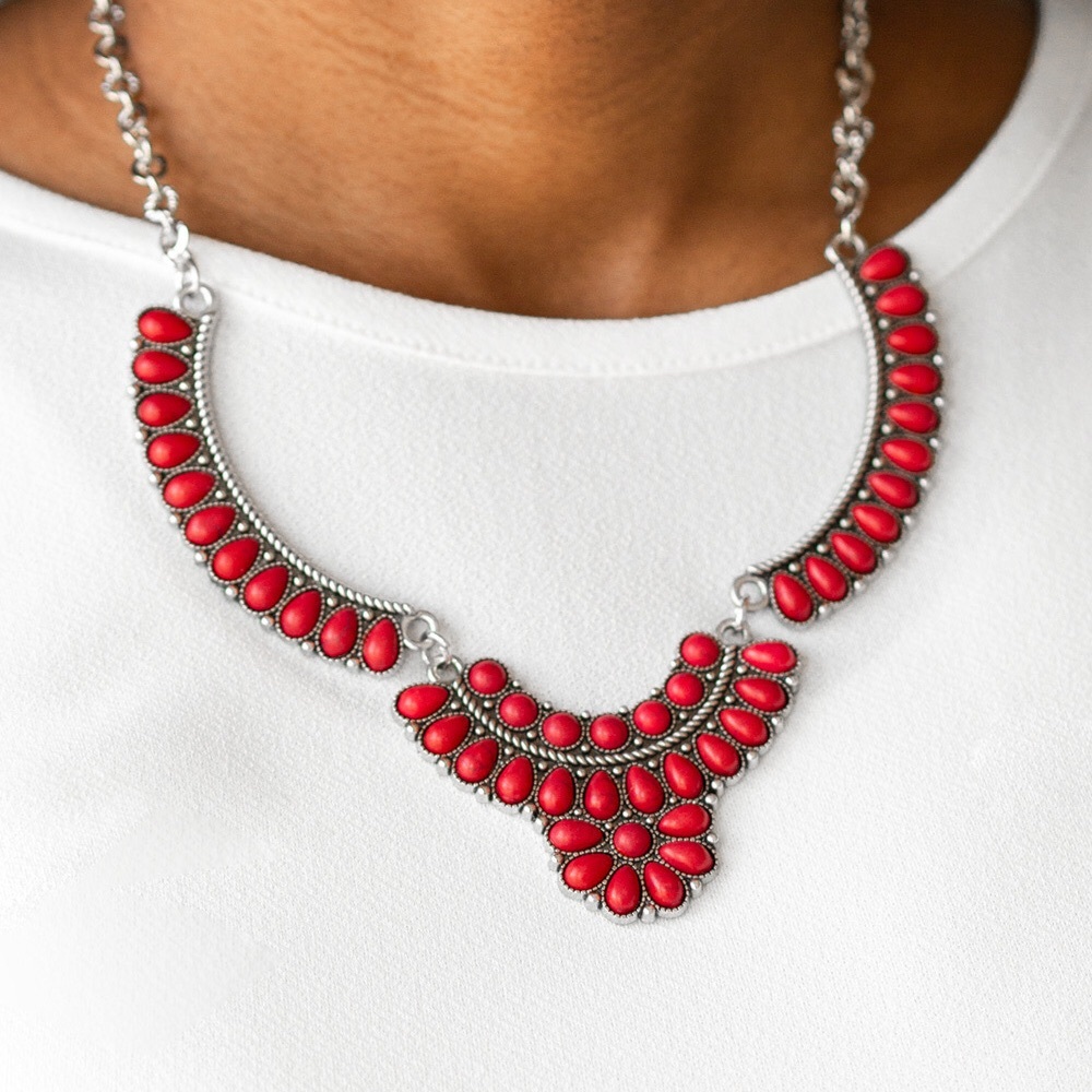 Red necklace - Picture 3 of 3
